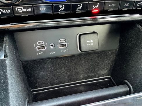 Used 2022 Jeep Grand Cherokee Limited image 15