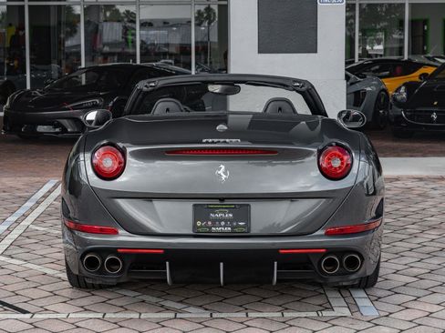 Used 2015 Ferrari California T image 14