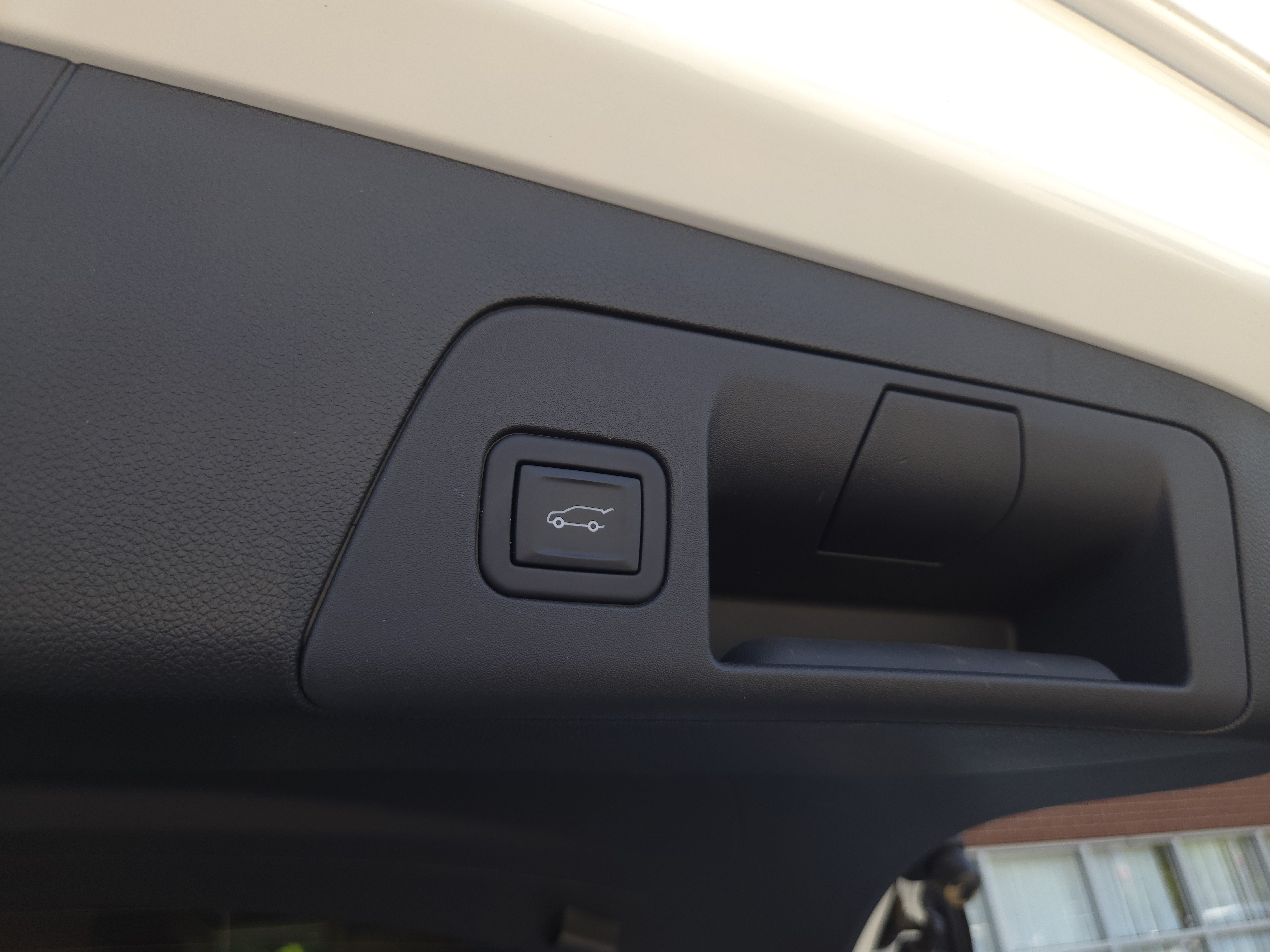 Used 2023 Buick Envision Essence w/ Technology Package I AWD/4WD image 34