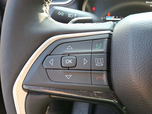 Certified 2023 Jeep Grand Cherokee Laredo w/ Luxury Tech Group I image 21