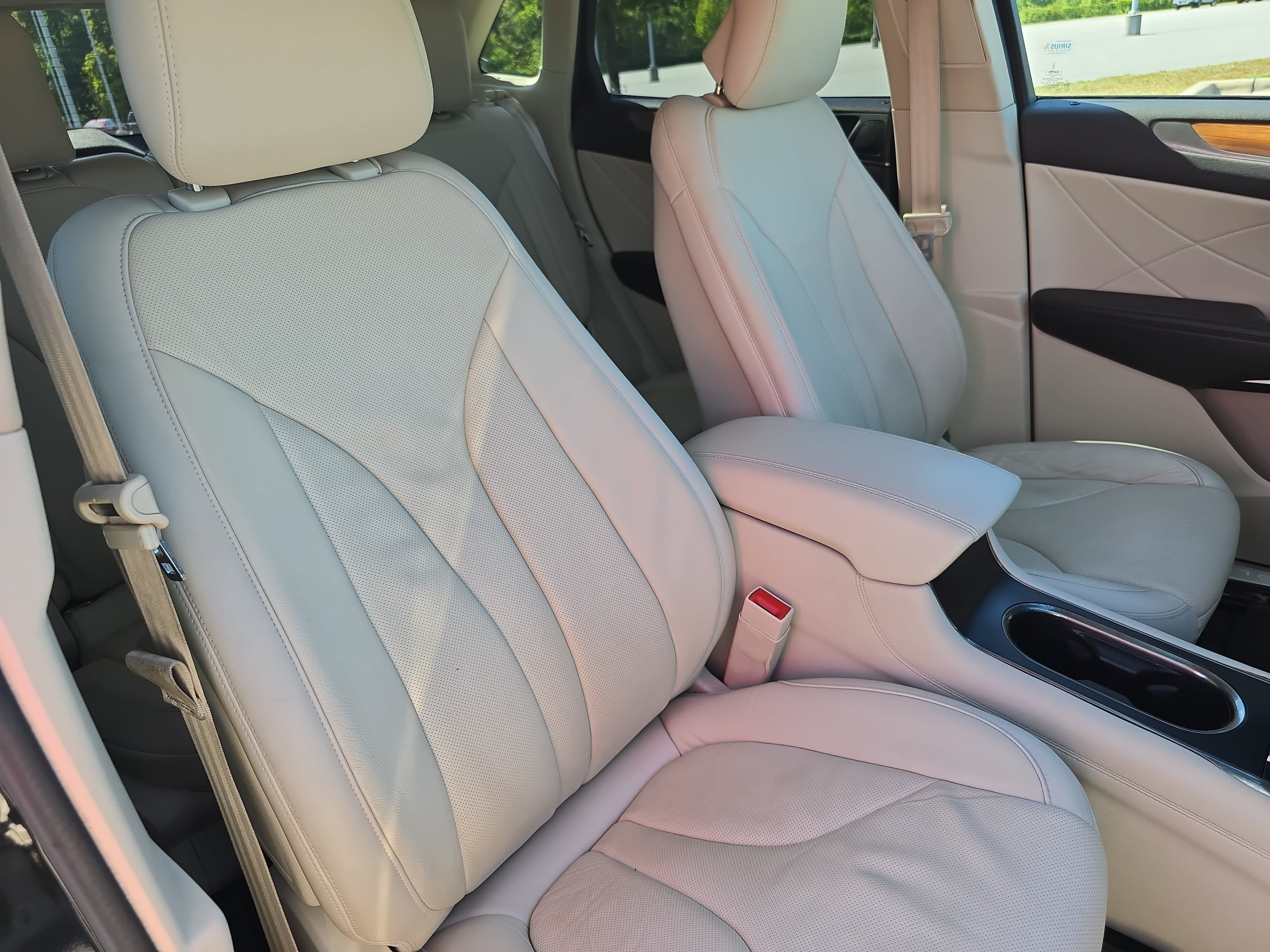 Used 2015 Lincoln MKC FWD w/ Equipment Group 102A Reserve image 10