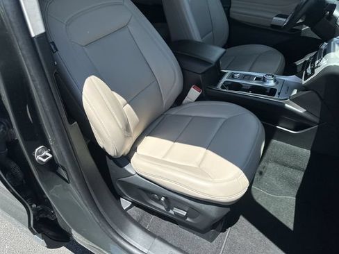 Used 2024 Ford Explorer XLT w/ Equipment Group 202A AWD/4WD image 28