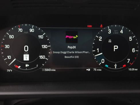 Used 2025 Land Rover Discovery Dynamic SE AWD/4WD image 34