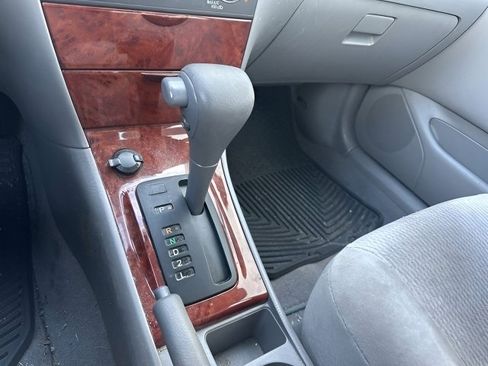 Used 2005 Toyota Corolla LE image 16
