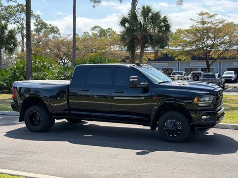 Used 2024 RAM 3500 Limited image 24