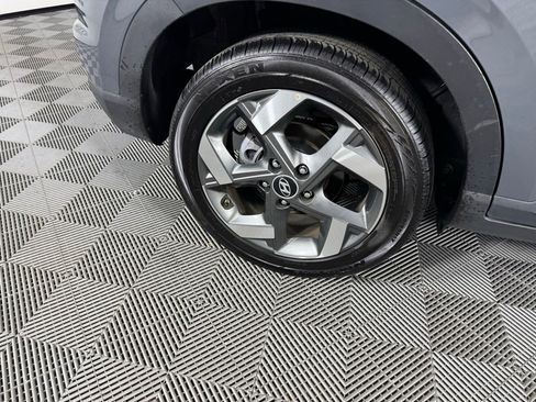 Used 2025 Hyundai Venue SEL image 33