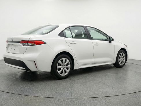 Used 2025 Toyota Corolla LE image 9