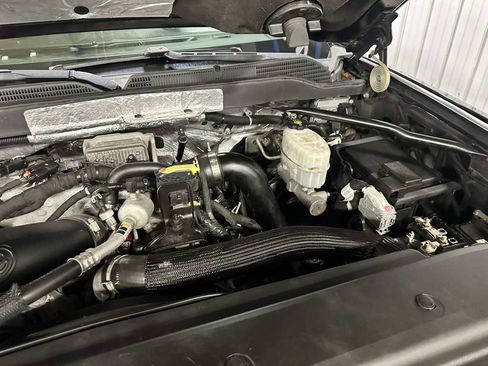 Used 2019 Chevrolet Silverado 2500 High Country w/ Duramax Plus Package image 11