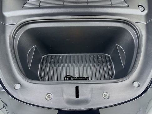 Used 2021 Tesla Model Y Long Range image 27