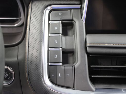 Used 2024 GMC Yukon XL AT4 w/ AT4 Premium Plus Package AWD/4WD image 68