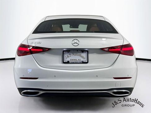 Used 2022 Mercedes-Benz C 300 Sedan w/ Exclusive Trim Package image 6