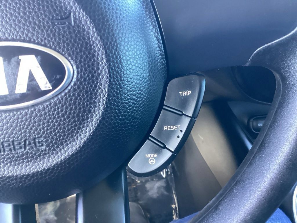 Used 2016 Kia Soul FWD image 19