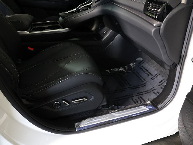 Used 2025 Acura RDX SH-AWD image 34