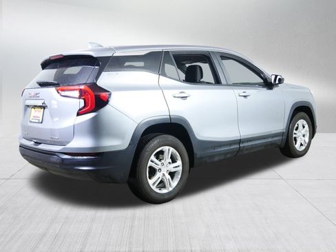 Used 2024 GMC Terrain SLE image 7