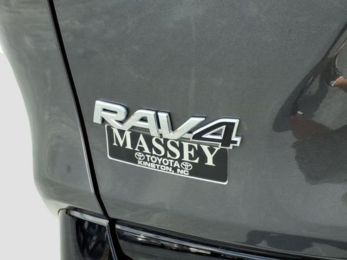 Used 2022 Toyota RAV4 XSE AWD/4WD image 9
