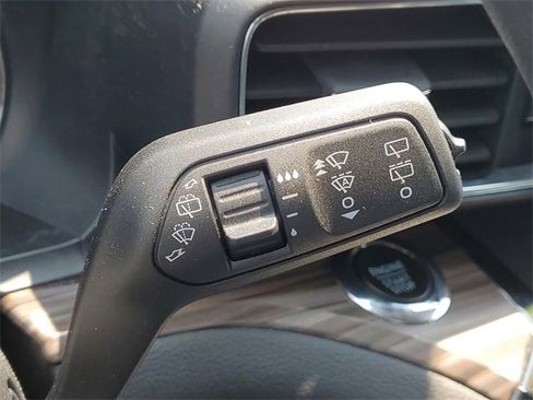 Used 2023 Ford Explorer Limited image 20