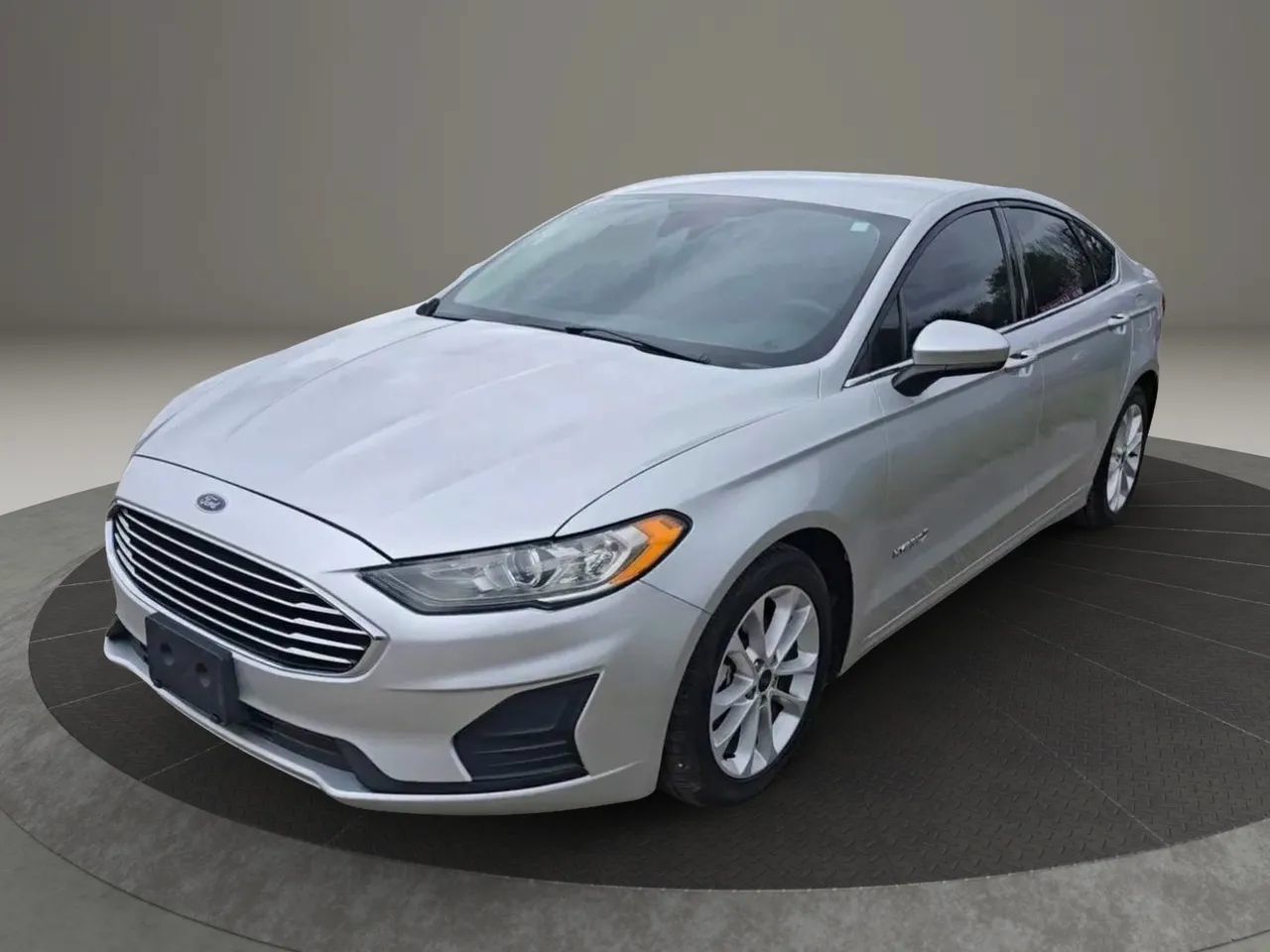 Used 2019 Ford Fusion SE FWD image 3