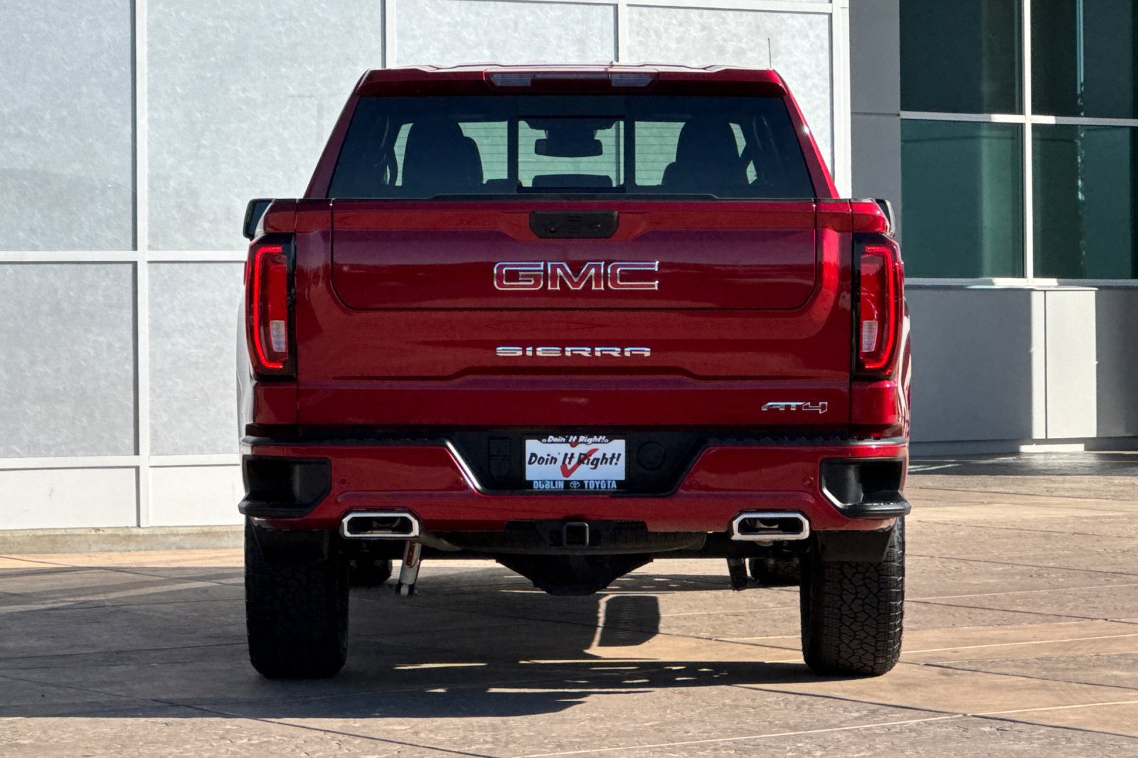 Used 2025 GMC Sierra 1500 AT4 w/ AT4 Premium Package AWD/4WD image 5
