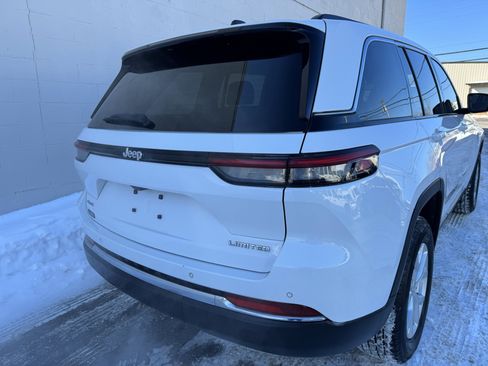 Used 2023 Jeep Grand Cherokee Limited image 6