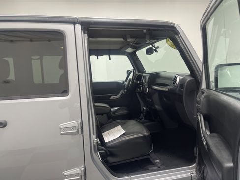 Used 2013 Jeep Wrangler Unlimited Sahara w/ Dual Top Group image 26