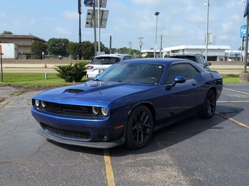 Used 2022 Dodge Challenger R/T w/ Blacktop Package RWD image 3