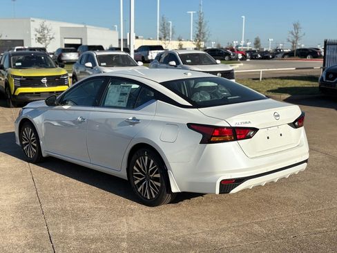 New 2025 Nissan Altima 2.5 SV image 5