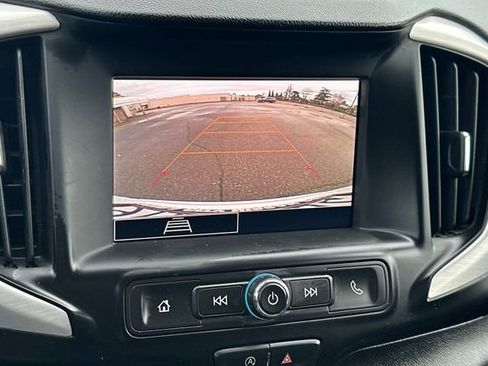 Used 2024 GMC Terrain SLE image 22