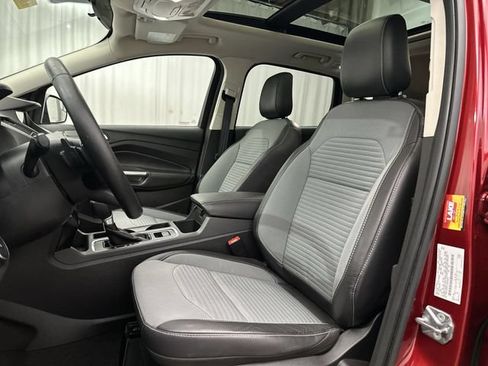 Used 2018 Ford Escape SE w/ SE Sport Appearance Package AWD/4WD image 16