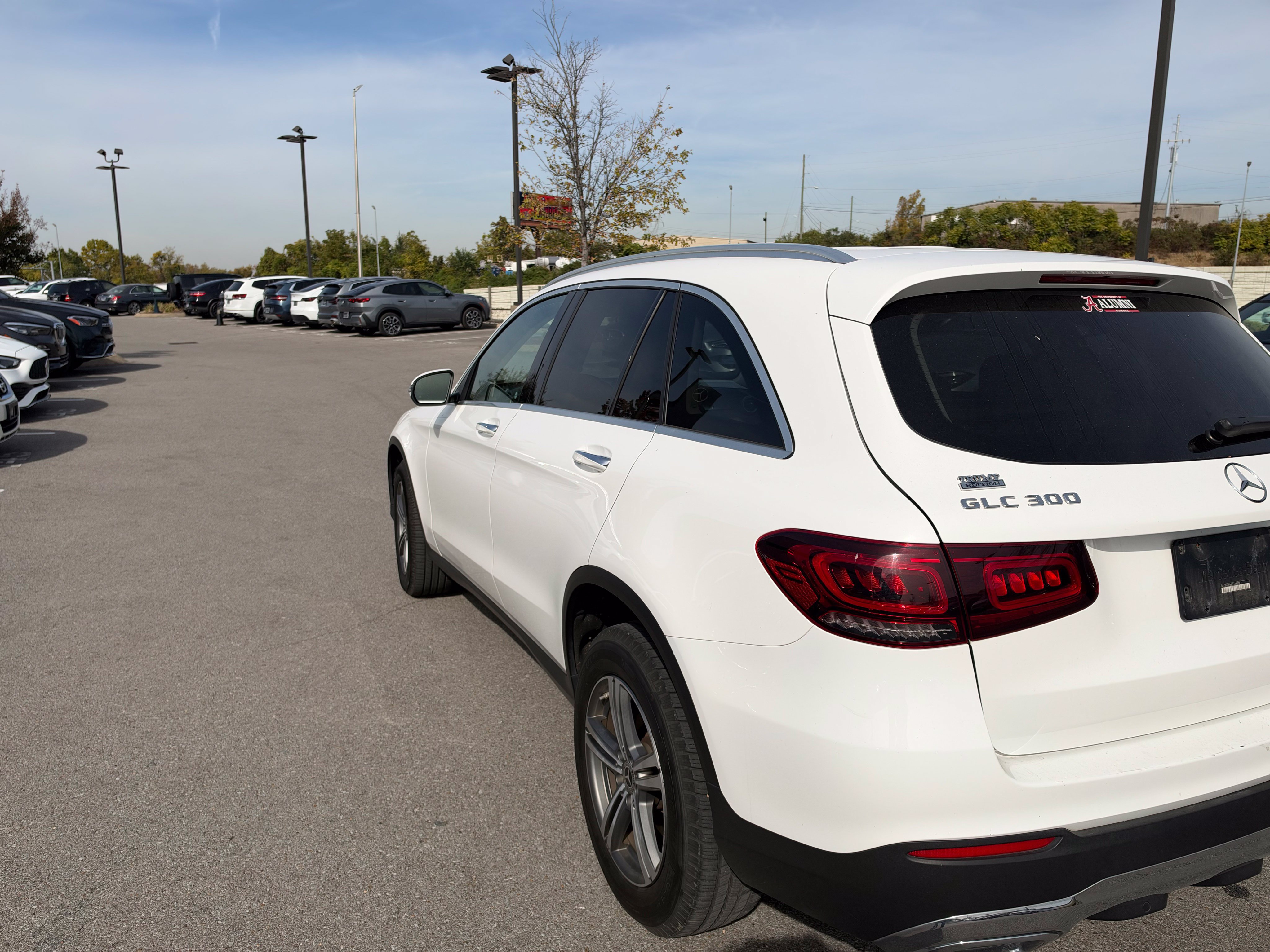 Used 2020 Mercedes-Benz GLC 300 4MATIC image 4