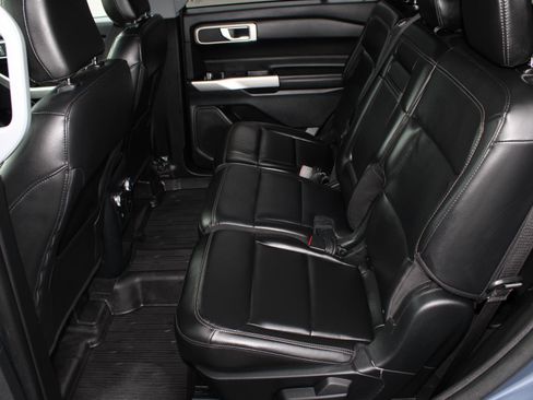 Used 2021 Ford Explorer XLT w/ Equipment Group 202A image 16