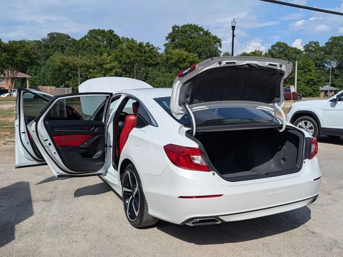 Used 2018 Honda Accord Sport image 12
