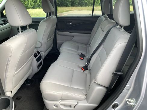 Used 2017 Honda Pilot Touring image 28
