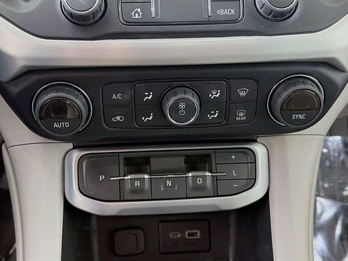 Used 2021 GMC Acadia SLE w/ Driver Convenience Package image 36