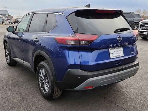 Used 2023 Nissan Rogue S image 3