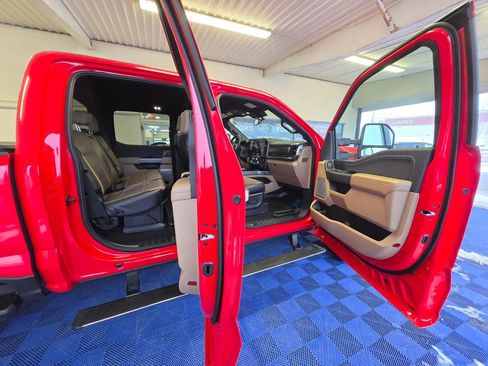 Used 2025 Ford F350 Lariat w/ Chrome Package image 28