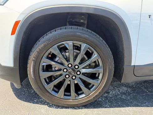 Used 2023 Chevrolet Traverse RS AWD/4WD image 9