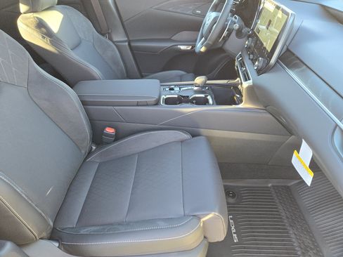 New 2026 Lexus RX 450h AWD w/ Convenience Package image 10