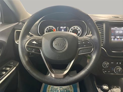 Used 2021 Jeep Cherokee Latitude w/ Mopar Interior Package AWD/4WD image 15