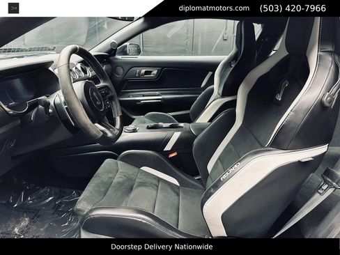 Used 2021 Ford Mustang Shelby GT500 w/ Carbon Fiber Track Pack RWD image 18