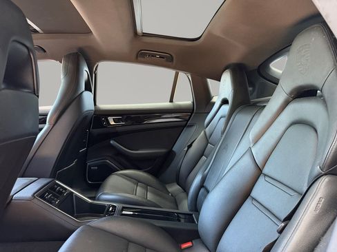 Used 2020 Porsche Panamera image 13