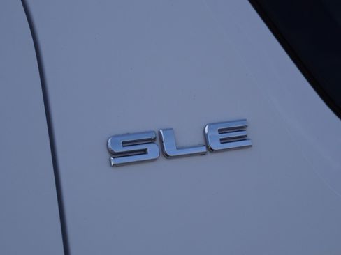 Used 2017 GMC Terrain SLE image 8