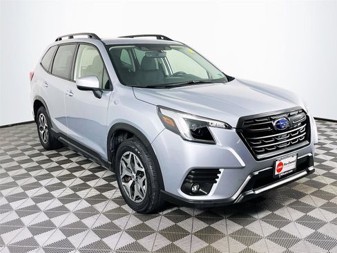Used 2024 Subaru Forester Premium image 1