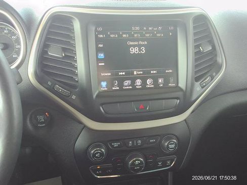 Used 2015 Jeep Cherokee Limited w/ Luxury Group AWD/4WD image 12