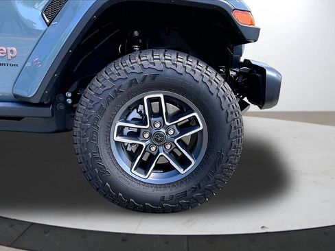 Certified 2026 Jeep Gladiator Mojave AWD/4WD image 32