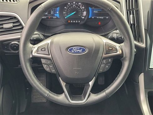 Used 2024 Ford Edge SEL image 17