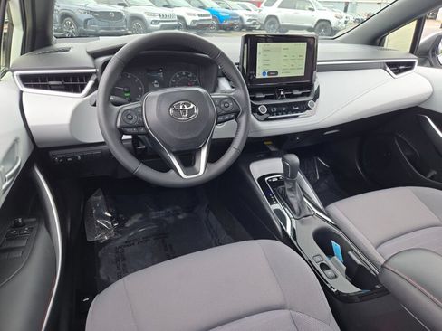 Used 2024 Toyota Corolla SE w/ SE Package AWD/4WD image 3