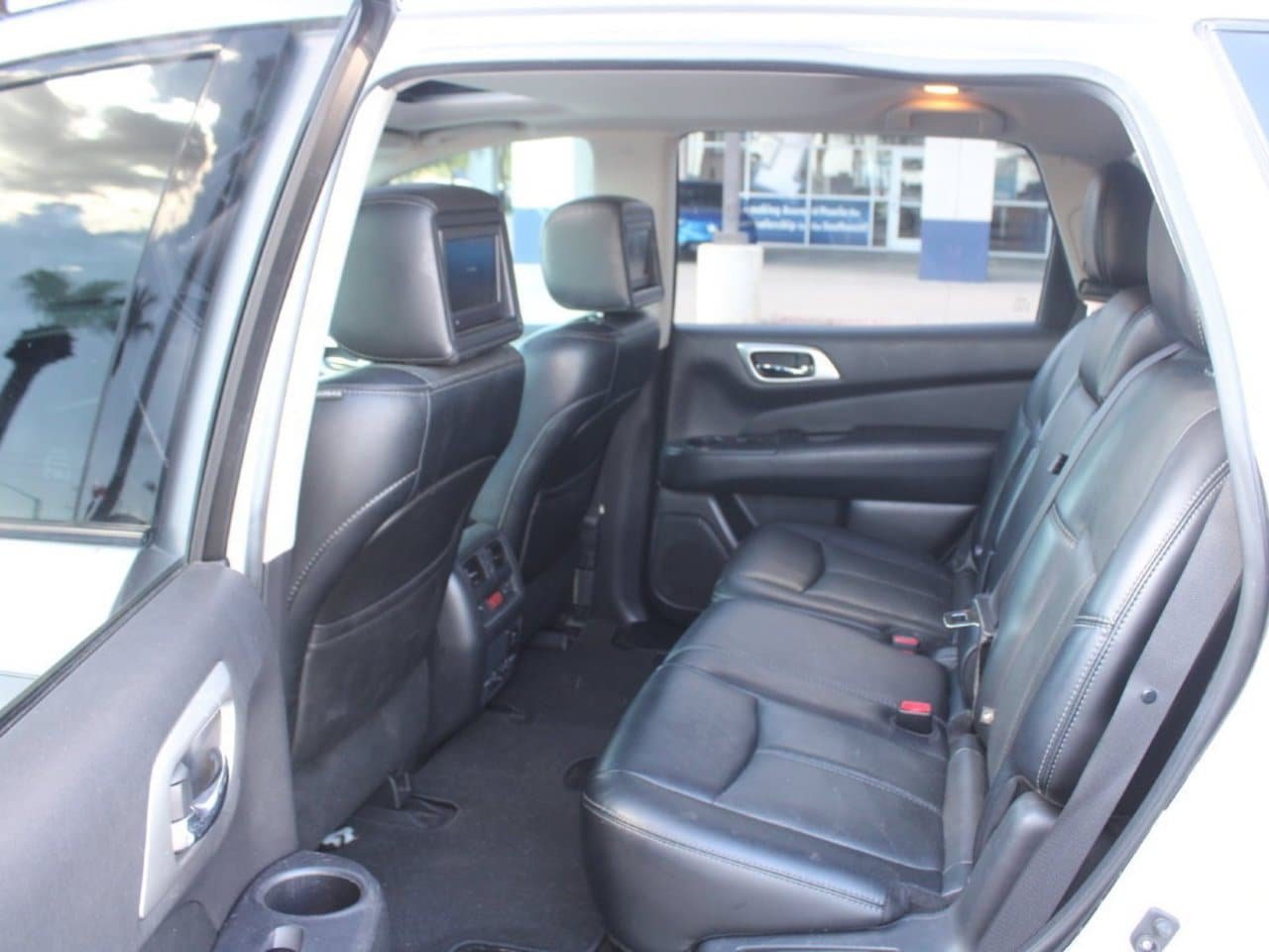 Used 2014 Nissan Pathfinder Platinum w/ Platinum Premium Package AWD/4WD image 13
