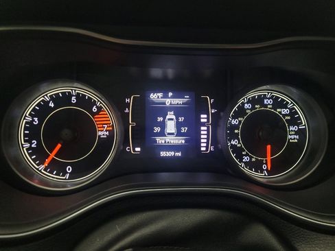 Used 2021 Jeep Cherokee Latitude Plus image 23