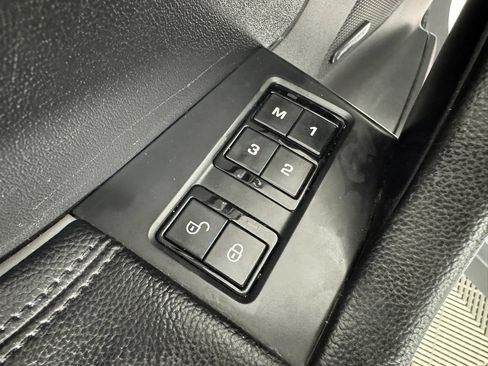 Used 2017 Jaguar F-PACE Premium AWD/4WD image 39