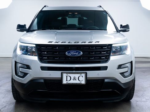 Used 2017 Ford Explorer Sport w/ Equipment Group 401A image 2